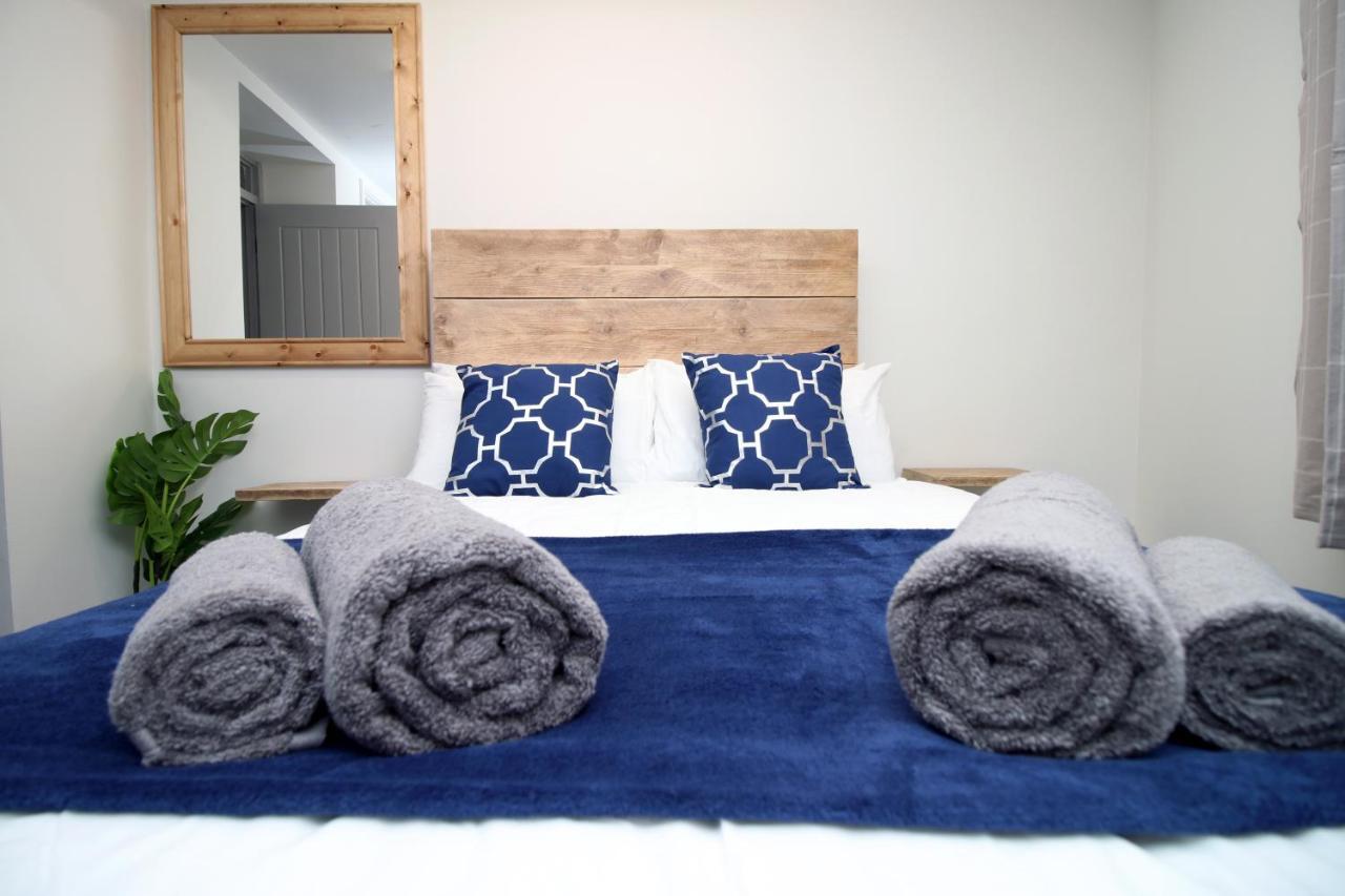 شقة Sleeps 6, Smart Tv'S, Parking Swansea & Morriston Hospital المظهر الخارجي الصورة