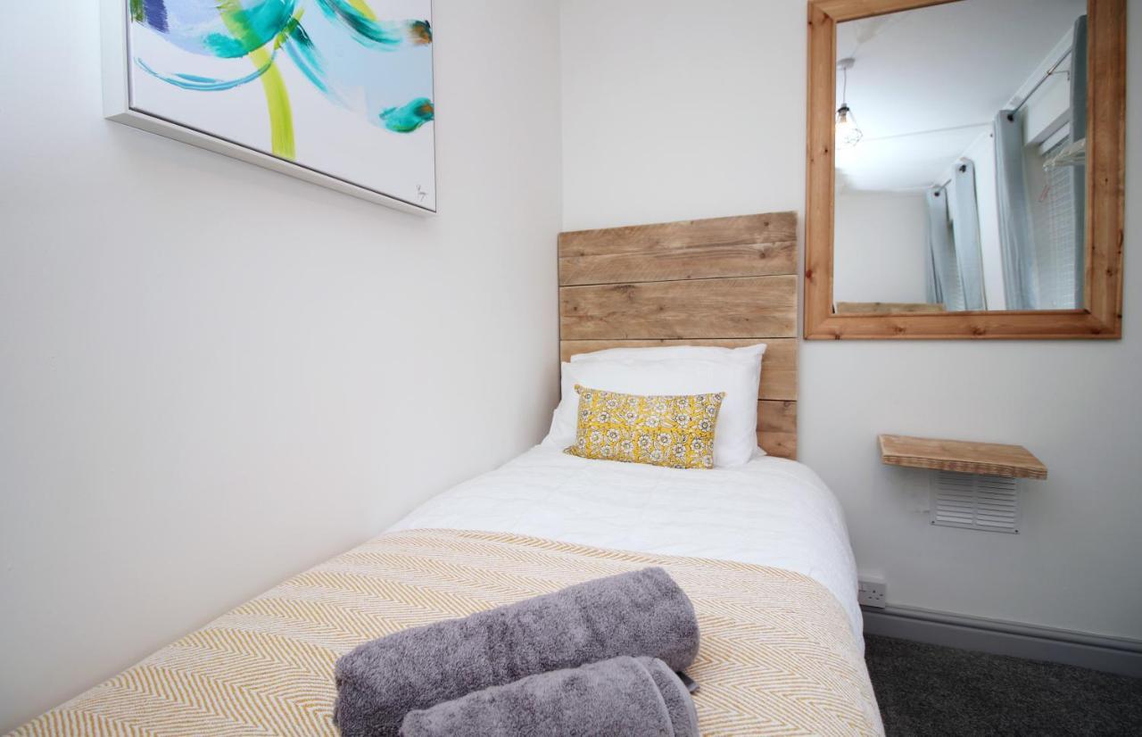 شقة Sleeps 6, Smart Tv'S, Parking Swansea & Morriston Hospital المظهر الخارجي الصورة