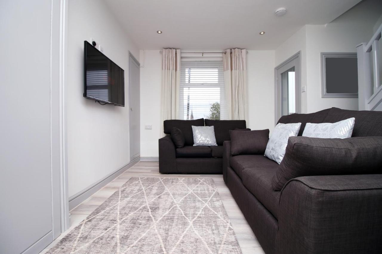 شقة Sleeps 6, Smart Tv'S, Parking Swansea & Morriston Hospital المظهر الخارجي الصورة