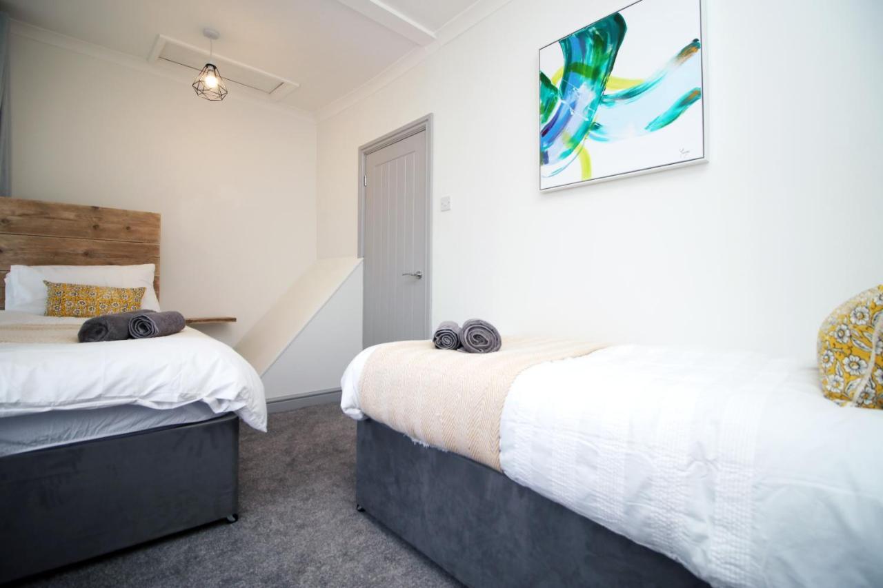 شقة Sleeps 6, Smart Tv'S, Parking Swansea & Morriston Hospital المظهر الخارجي الصورة